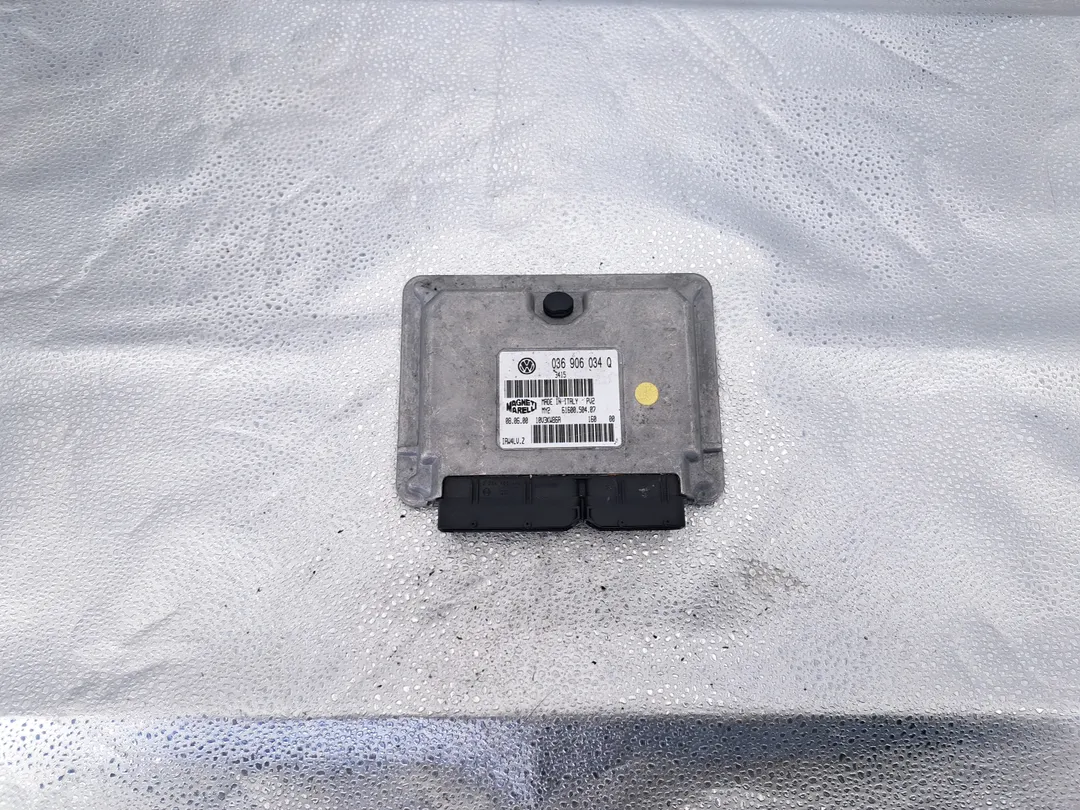 Centralina iniezione motore ECU Centralina iniezione motore ECU
