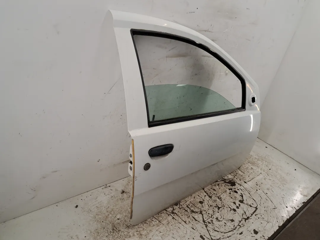 Porta anteriore destro