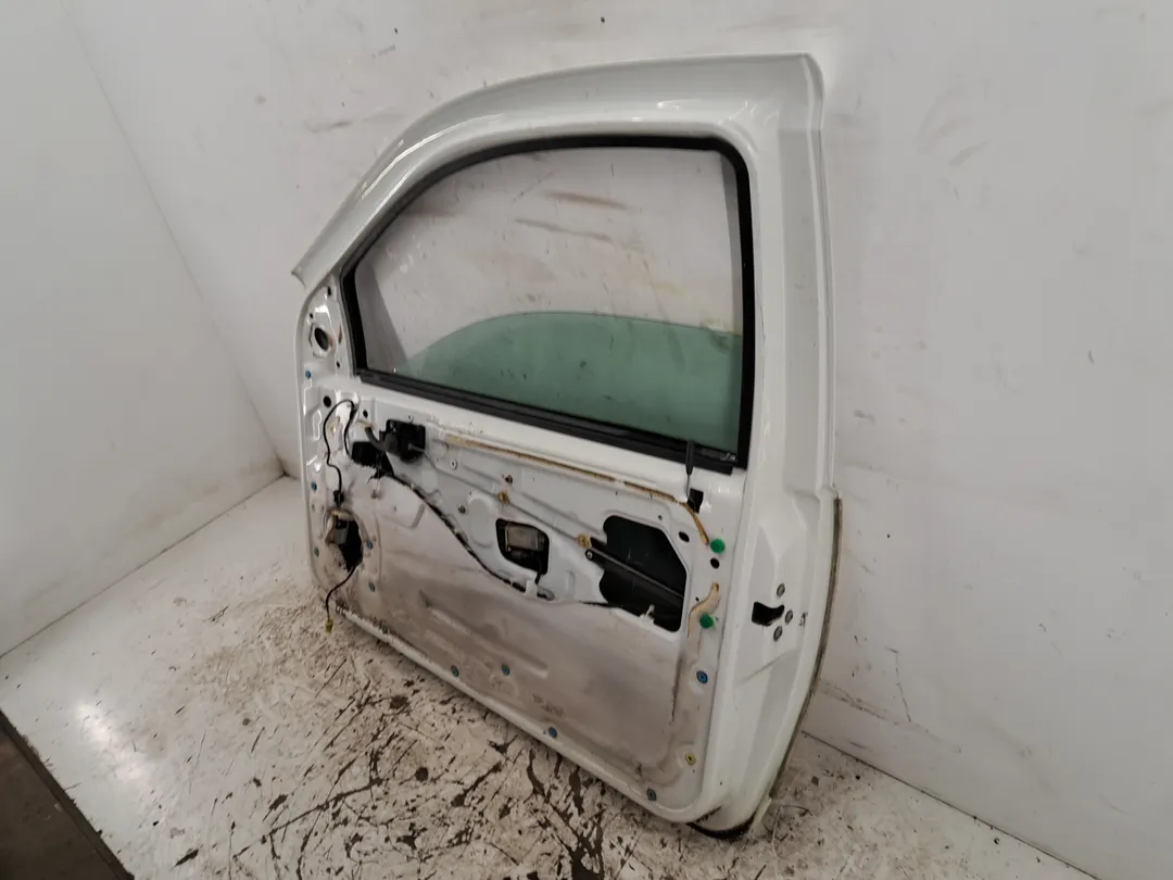 Porta anteriore destro