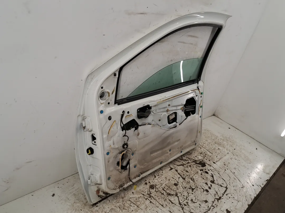 Porta anteriore destro