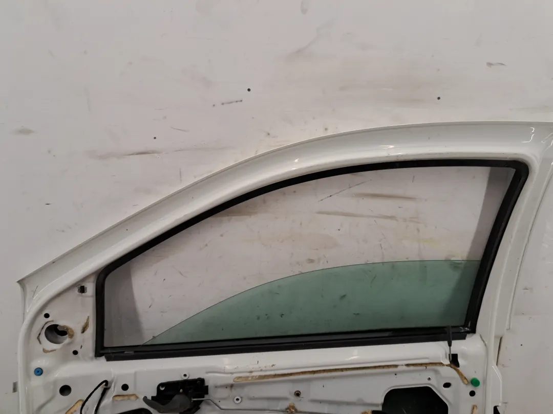Porta anteriore destro