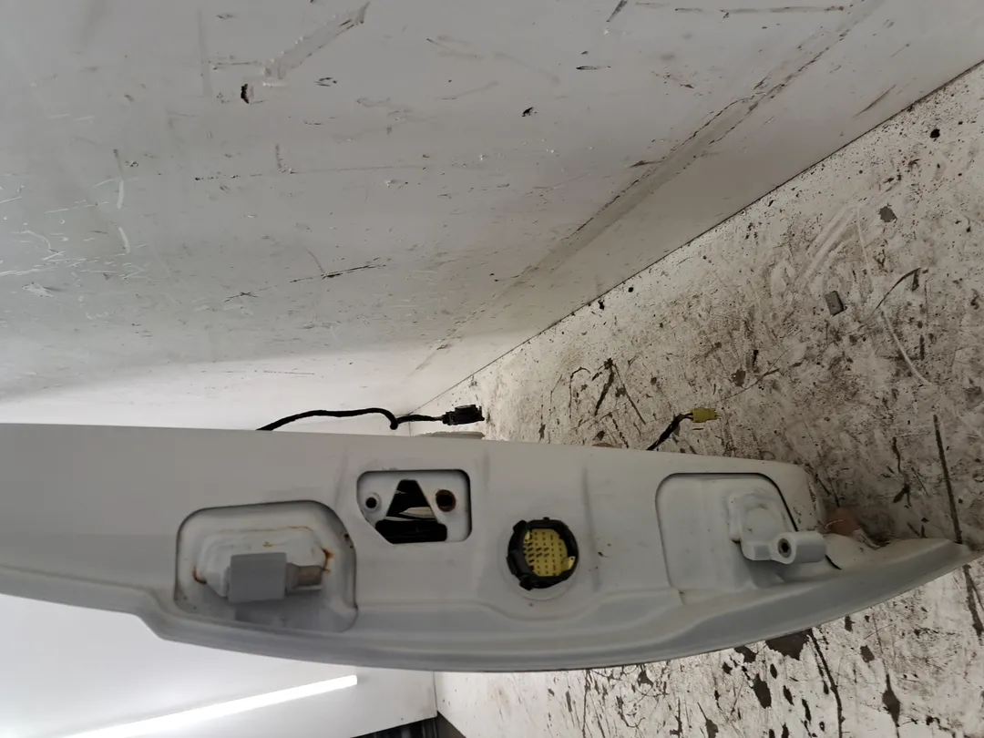 Porta anteriore destro