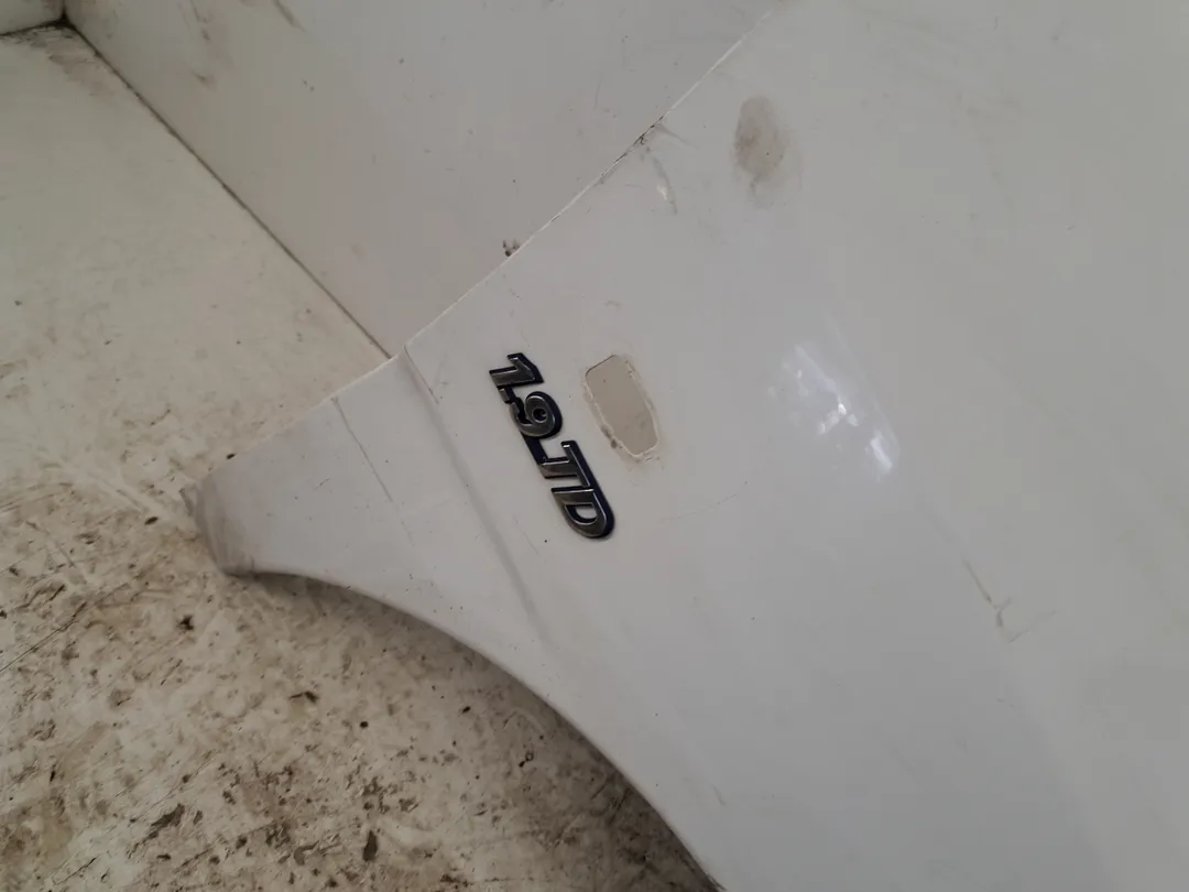 Parafango anteriore destro Parafango anteriore destro
