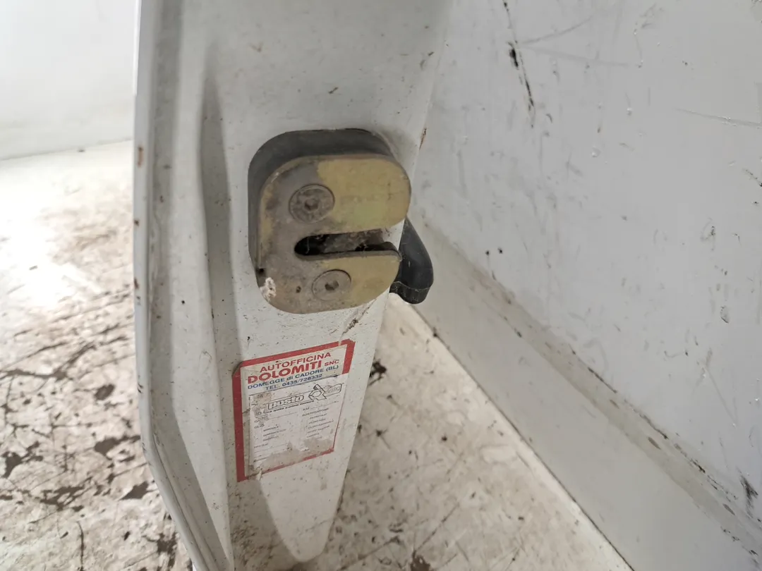 Porta anteriore sinistro Porta anteriore sinistro