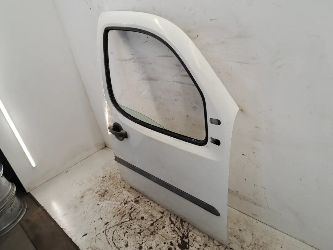 Porta anteriore destro Porta anteriore destro