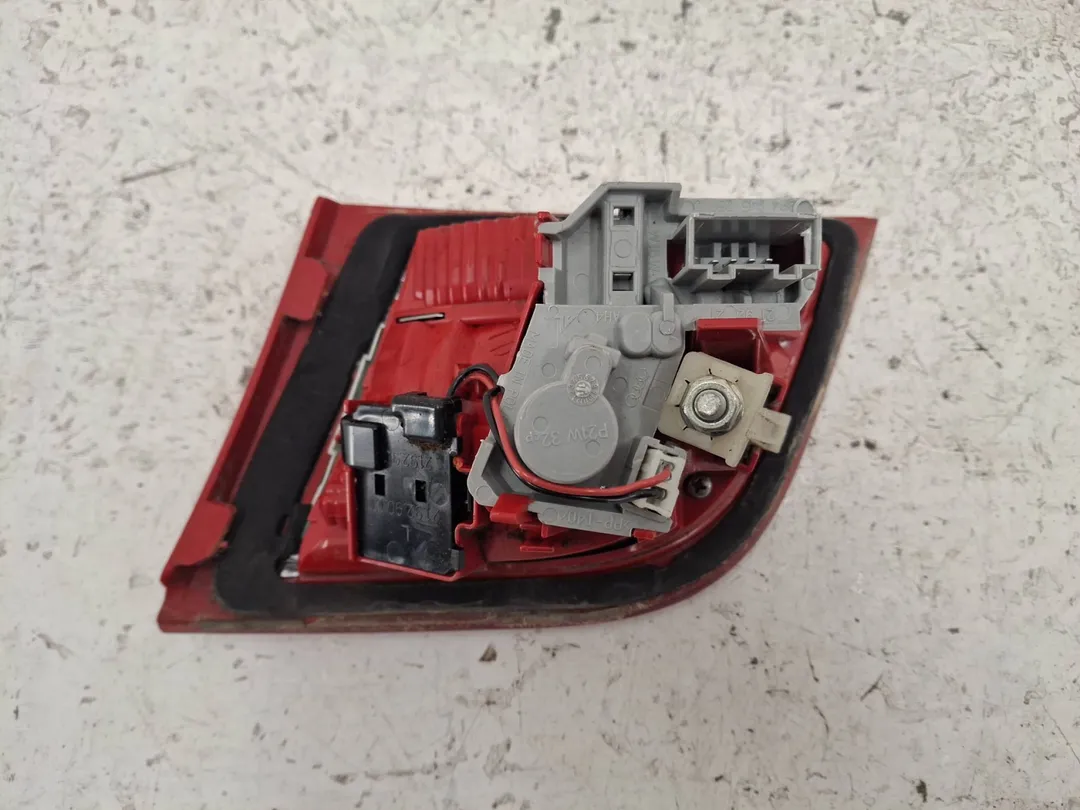Fanale faro posteriore interno sinistro