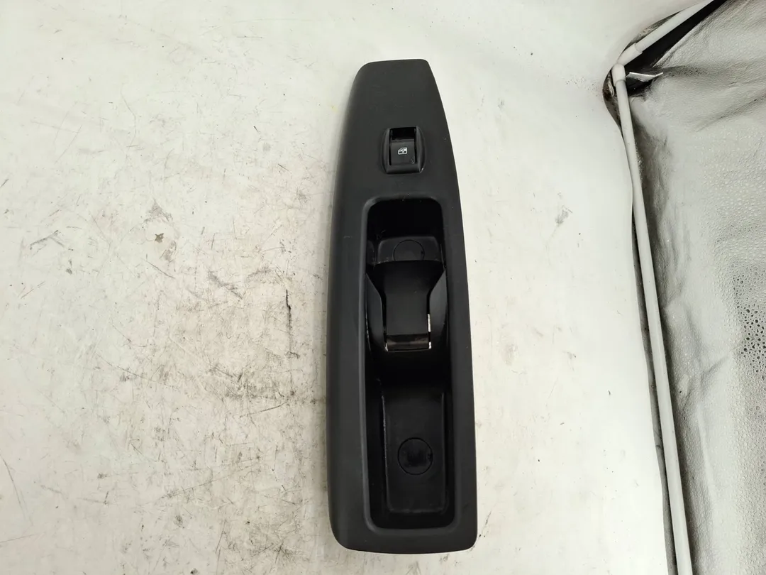 Interruttore alzacristalli porta anteriore destro Interruttore alzacristalli porta anteriore destro