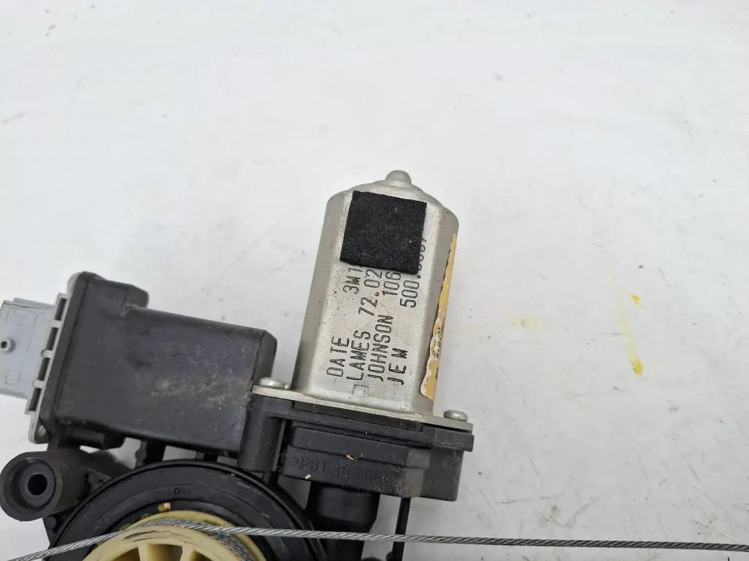 Alzacristallo elettrico porta anteriore con motorino sinistro Alzacristallo elettrico porta anteriore con motorino sinistro