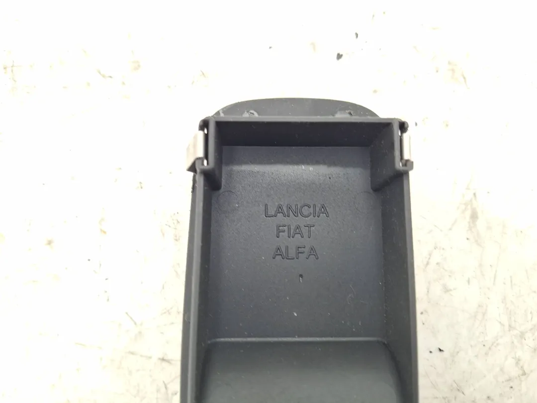 Interruttore alzacristalli porta anteriore Interruttore alzacristalli porta anteriore
