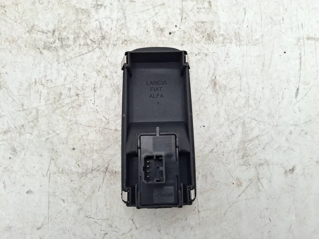 Interruttore alzacristalli porta anteriore Interruttore alzacristalli porta anteriore