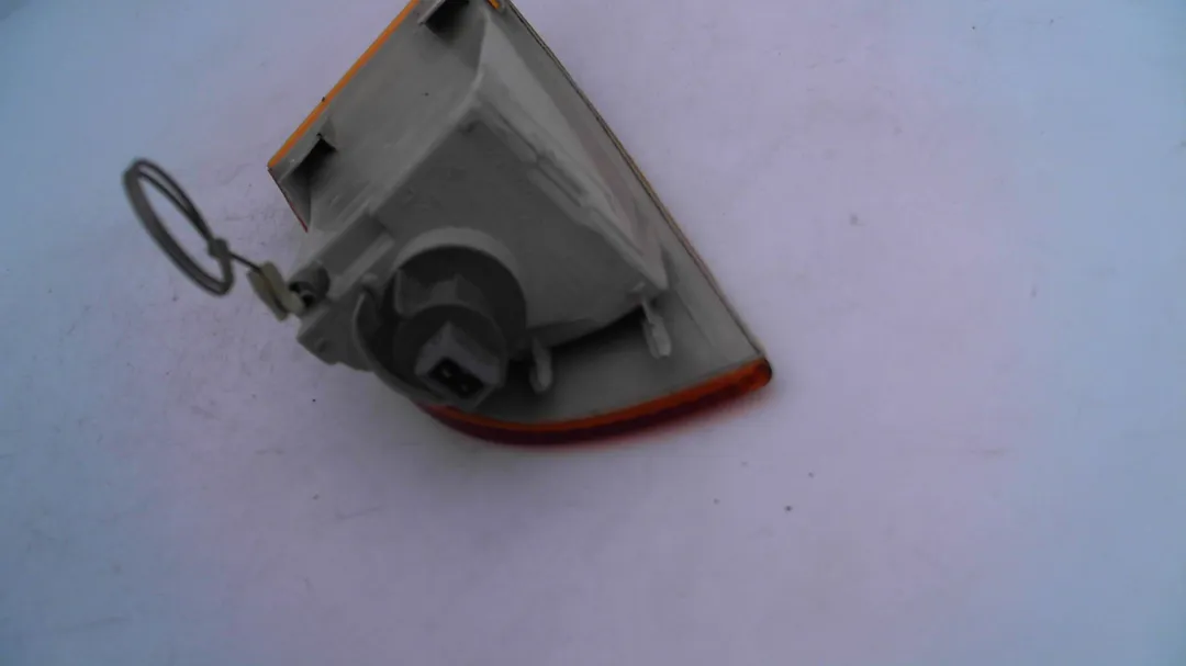 Fanalino anteriore sinistro Fanalino anteriore sinistro