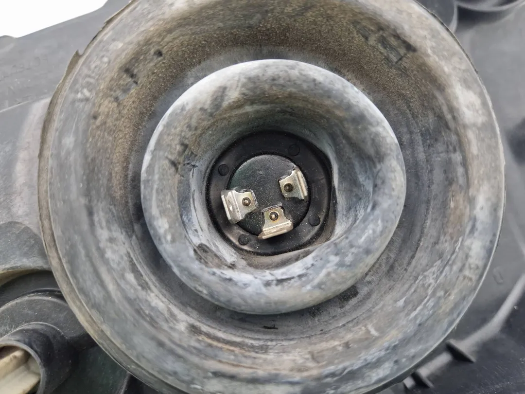Faro anteriore destro Faro anteriore destro