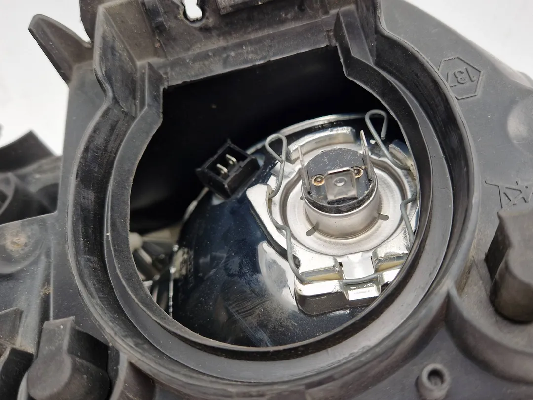 Faro anteriore destro Faro anteriore destro