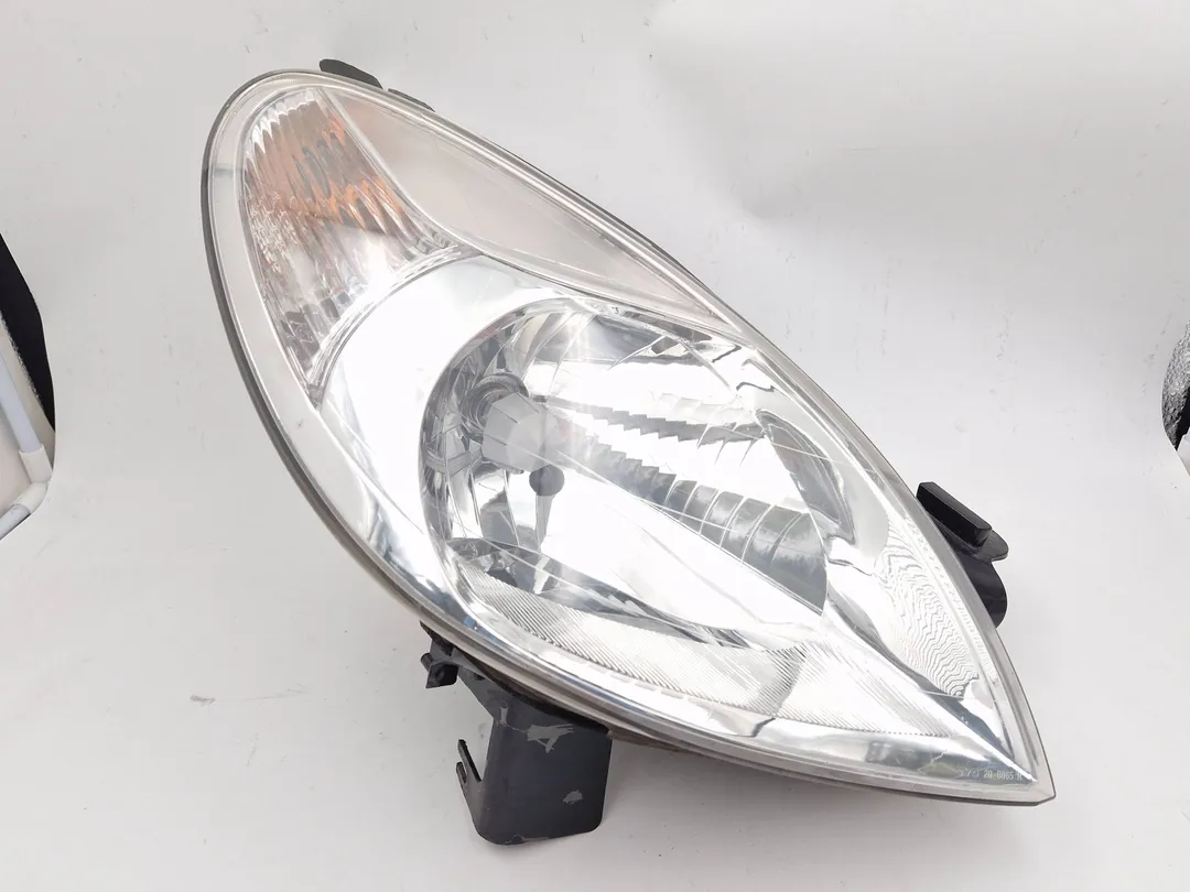 Faro anteriore destro Faro anteriore destro