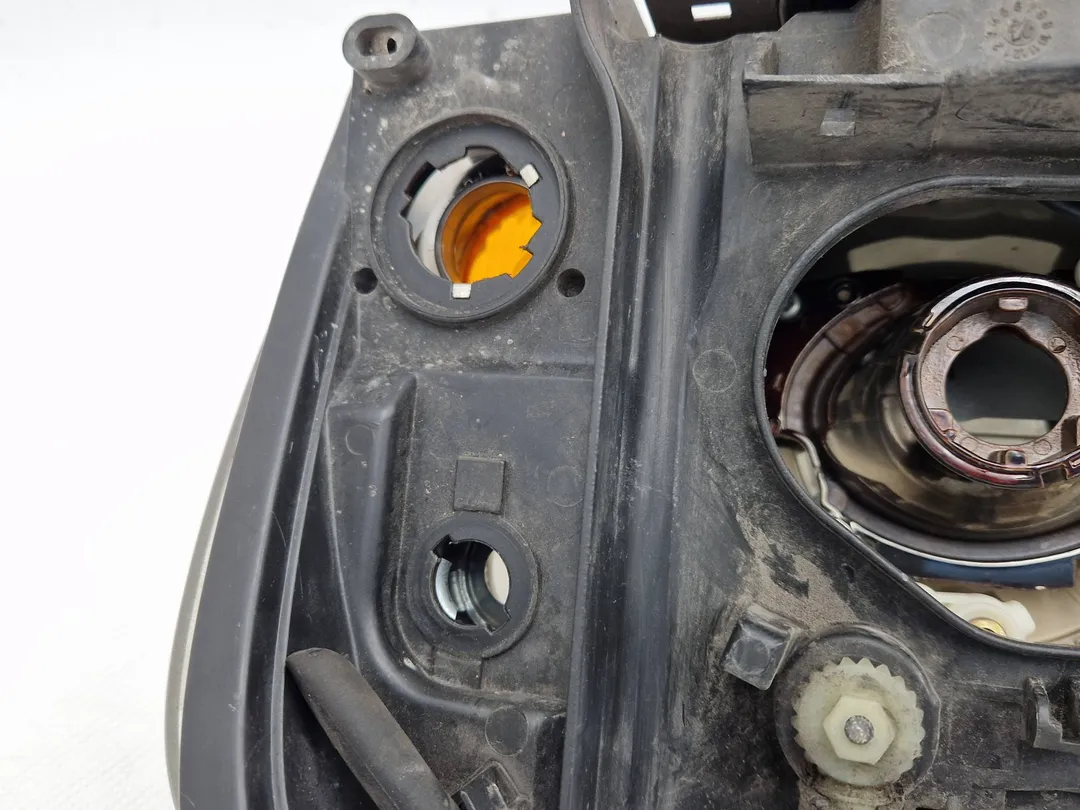 Faro anteriore destro Faro anteriore destro