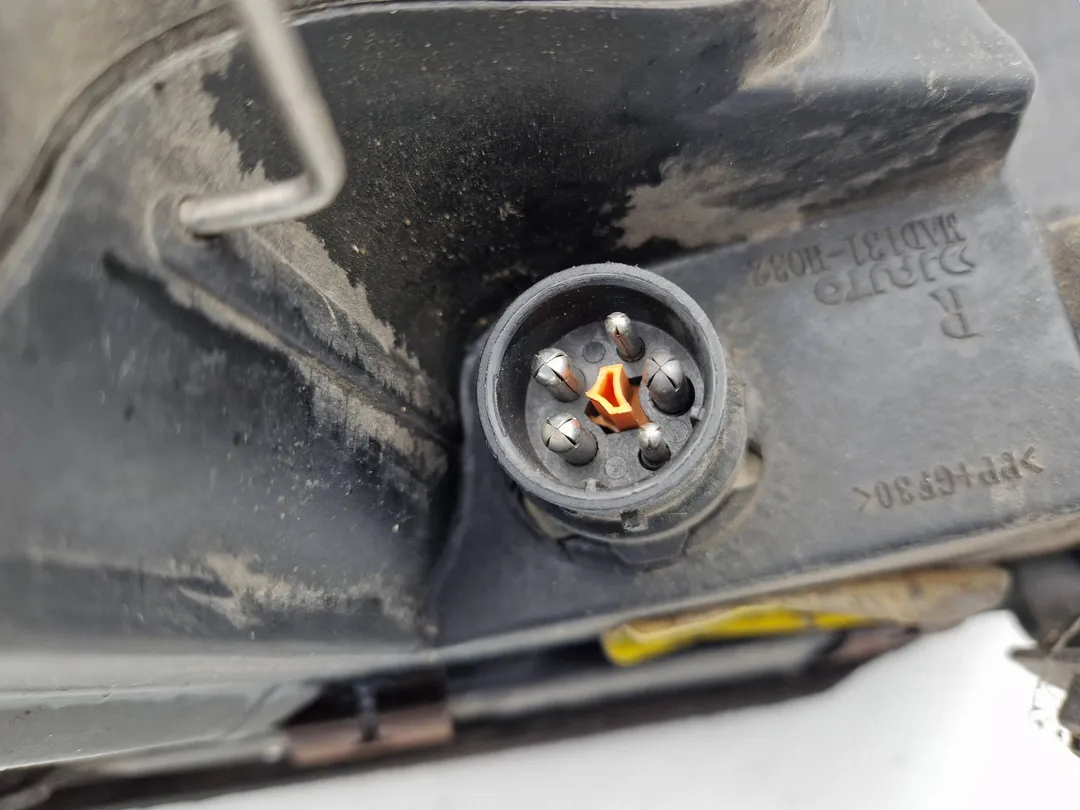 Faro anteriore destro Faro anteriore destro