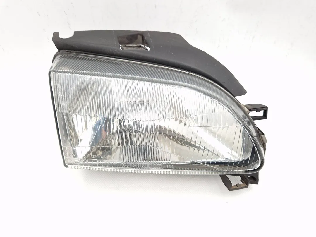 Faro anteriore destro