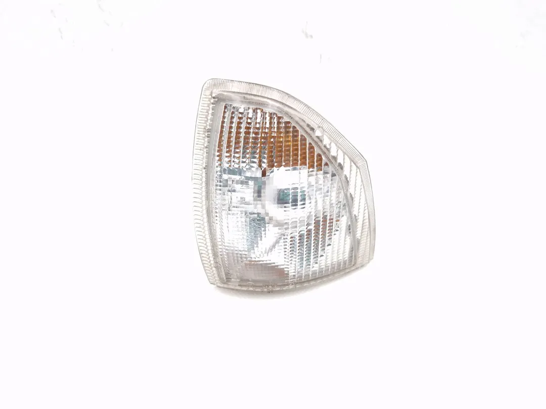 Fanalino anteriore sinistro Fanalino anteriore sinistro