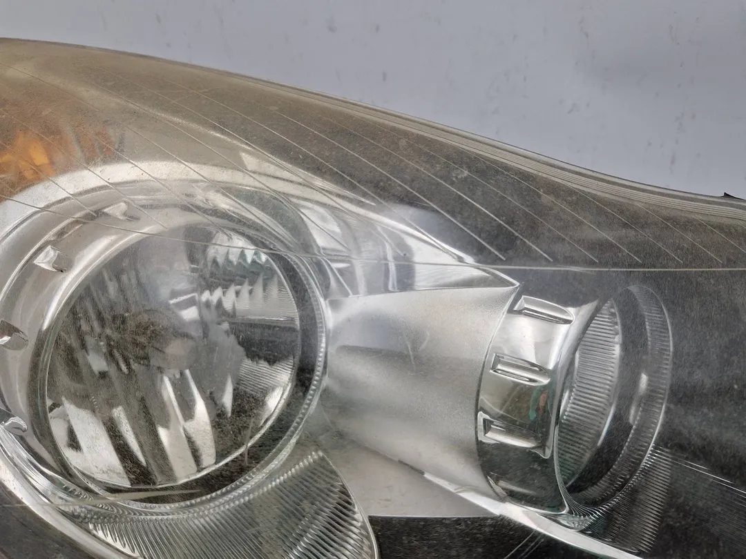 Faro anteriore destro Faro anteriore destro