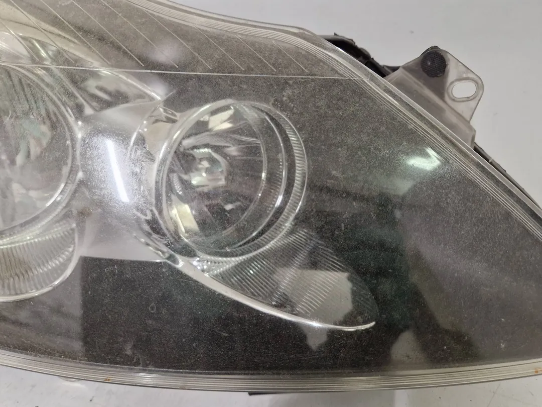 Faro anteriore destro Faro anteriore destro