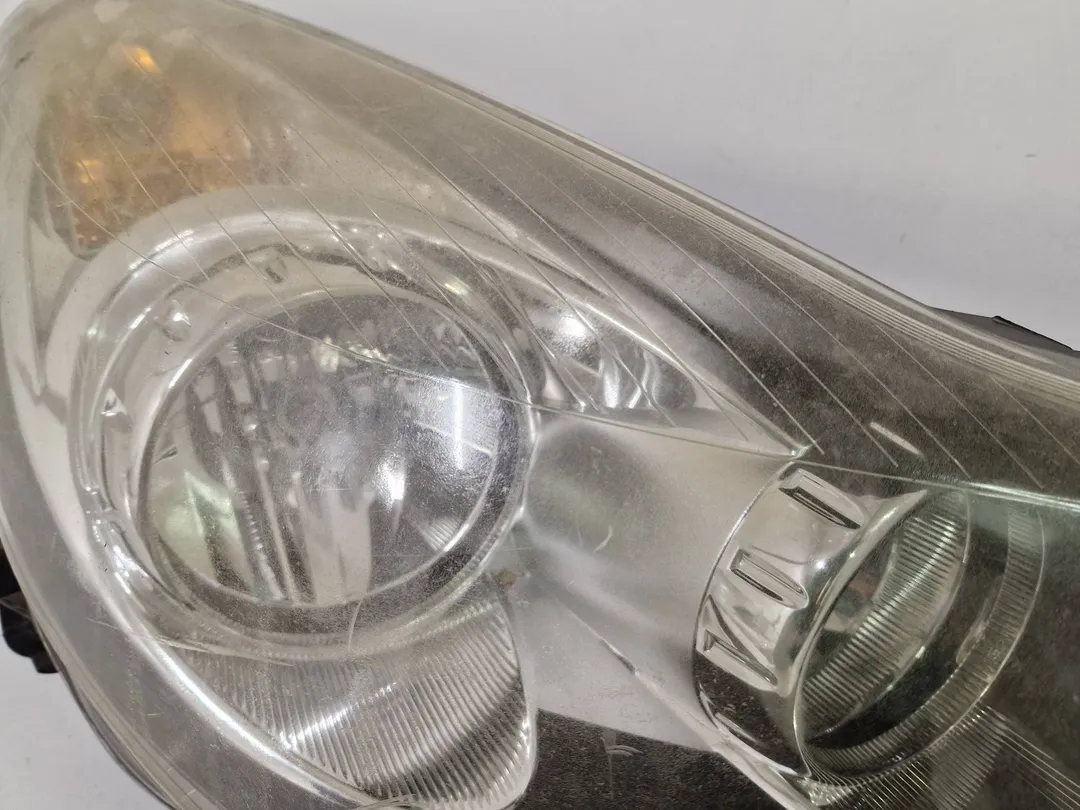 Faro anteriore destro Faro anteriore destro
