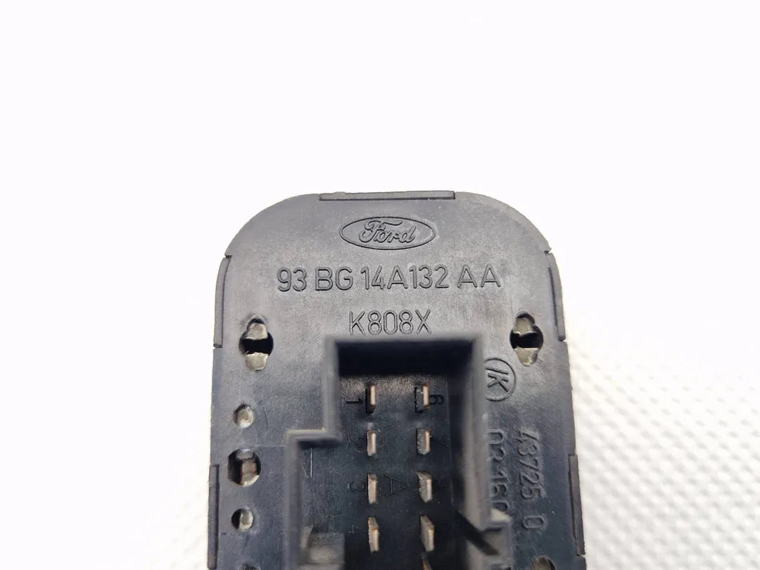 Interruttore alzacristalli porta anteriore Interruttore alzacristalli porta anteriore