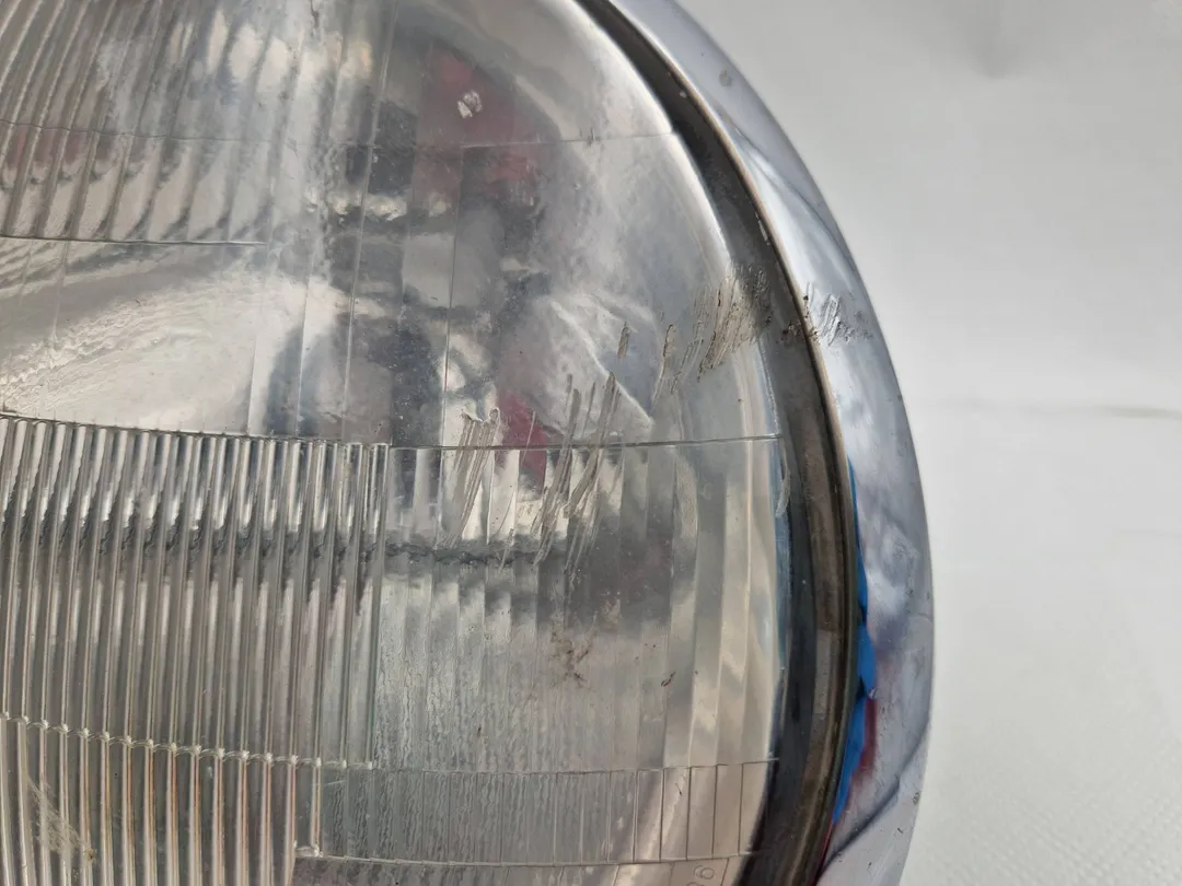 Faro anteriore destro Faro anteriore destro