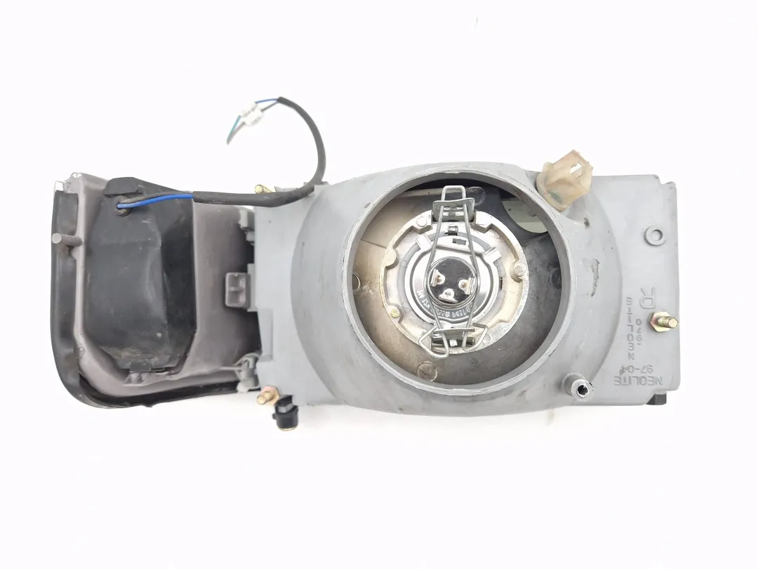 Faro anteriore destro