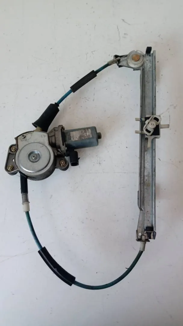 Alzacristallo elettrico porta posteriore con motorino sinistro Alzacristallo elettrico porta posteriore con motorino sinistro