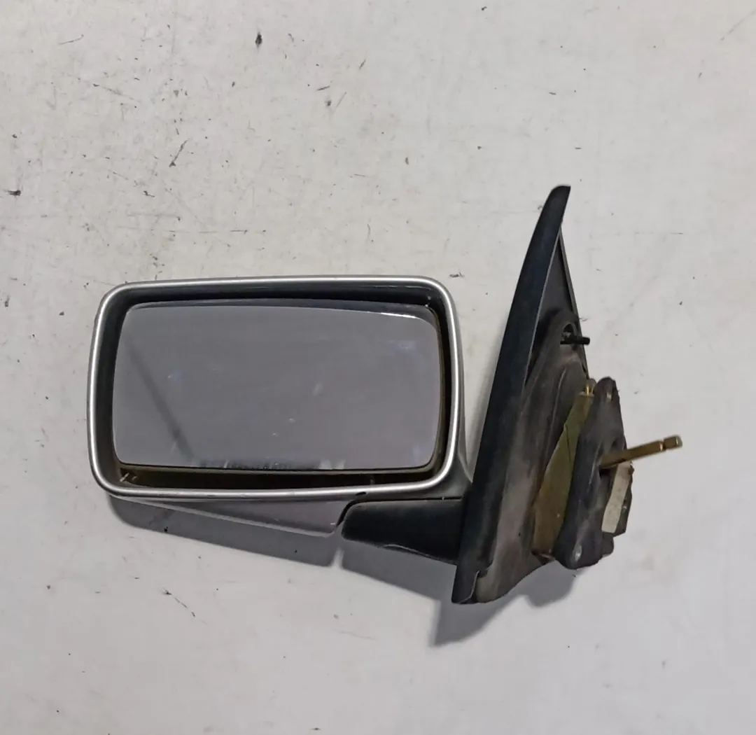 Specchietto retrovisore sinistro Specchietto retrovisore sinistro