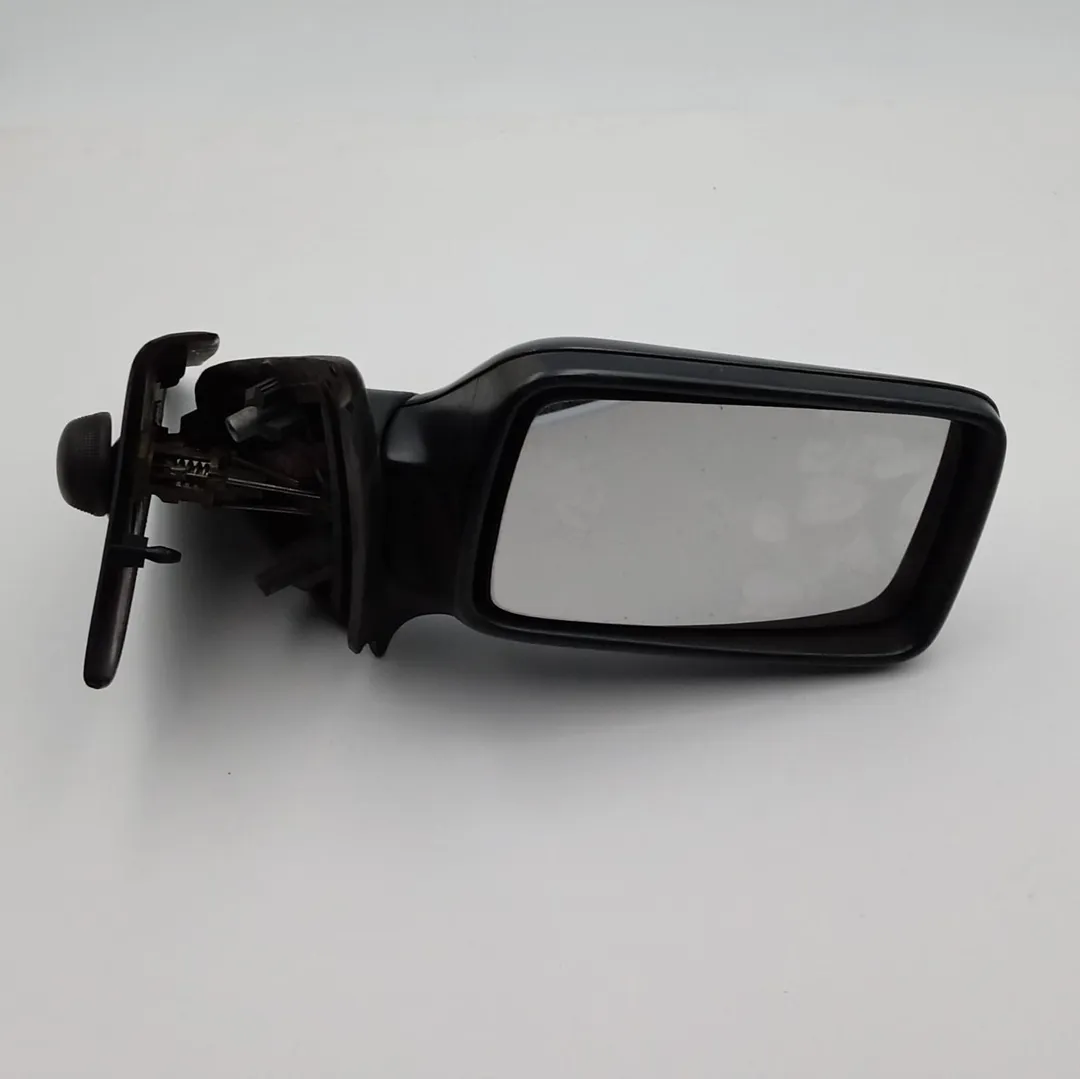 Specchietto retrovisore destro Specchietto retrovisore destro