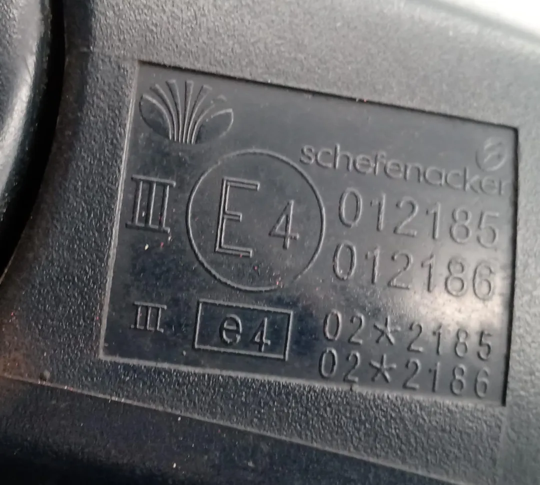 Specchietto retrovisore sinistro Specchietto retrovisore sinistro