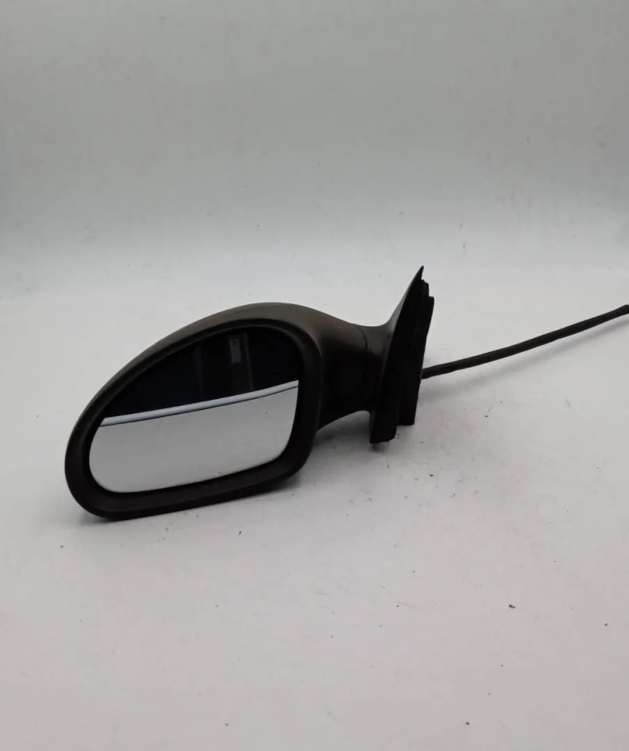 Specchietto retrovisore sinistro Specchietto retrovisore sinistro