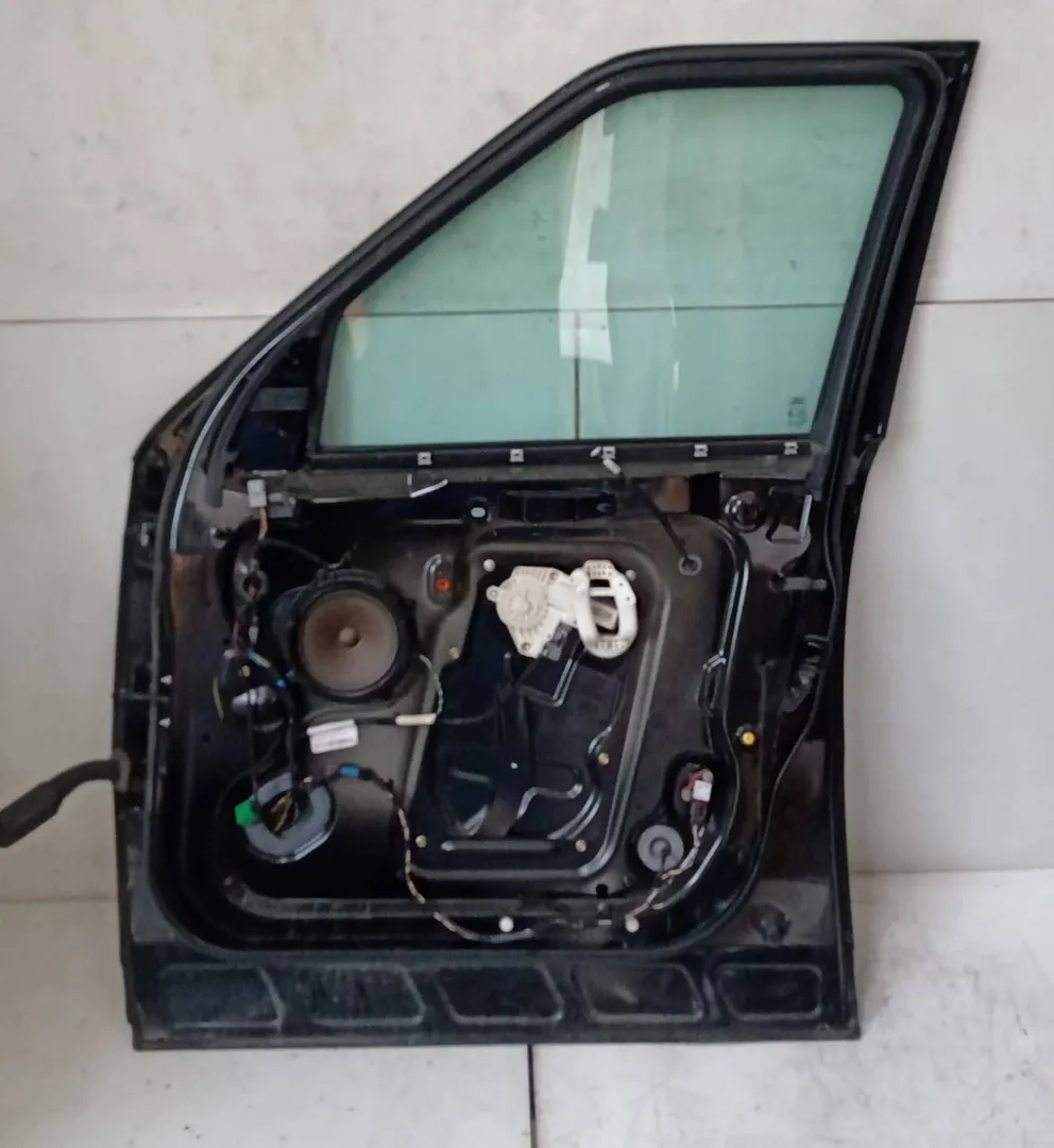 Porta anteriore destro