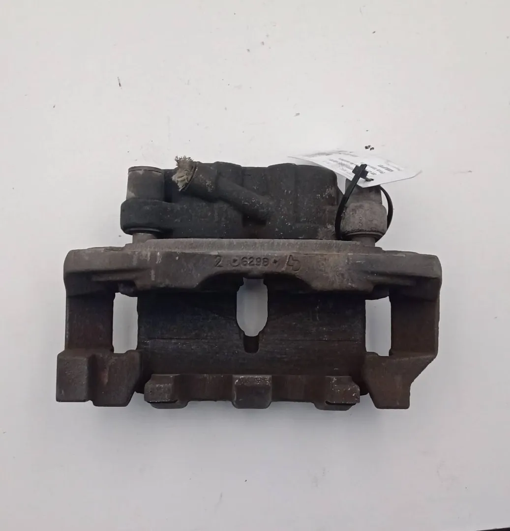 Pinza freno anteriore destro Pinza freno anteriore destro