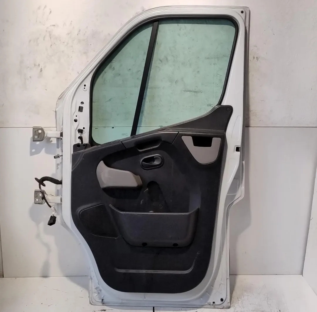 Porta anteriore destro