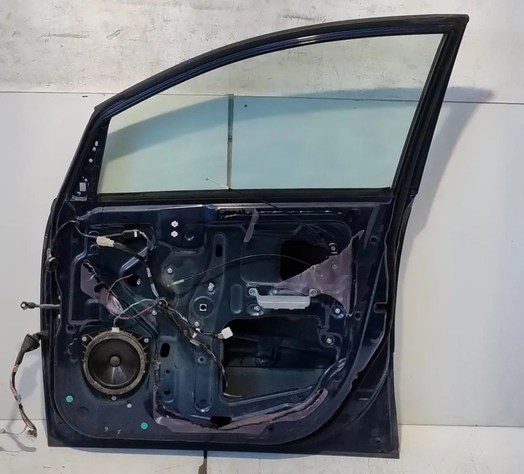 Porta anteriore destro