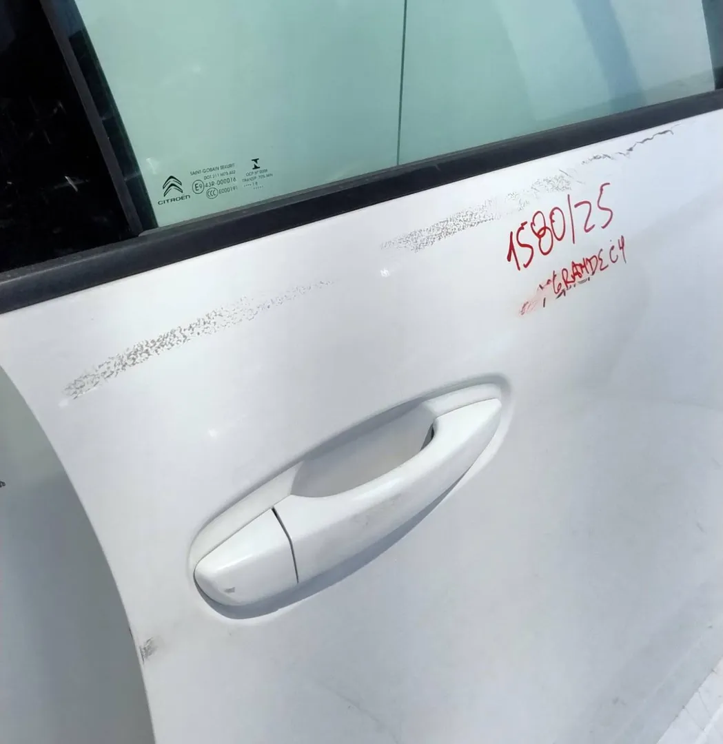 Porta anteriore destro