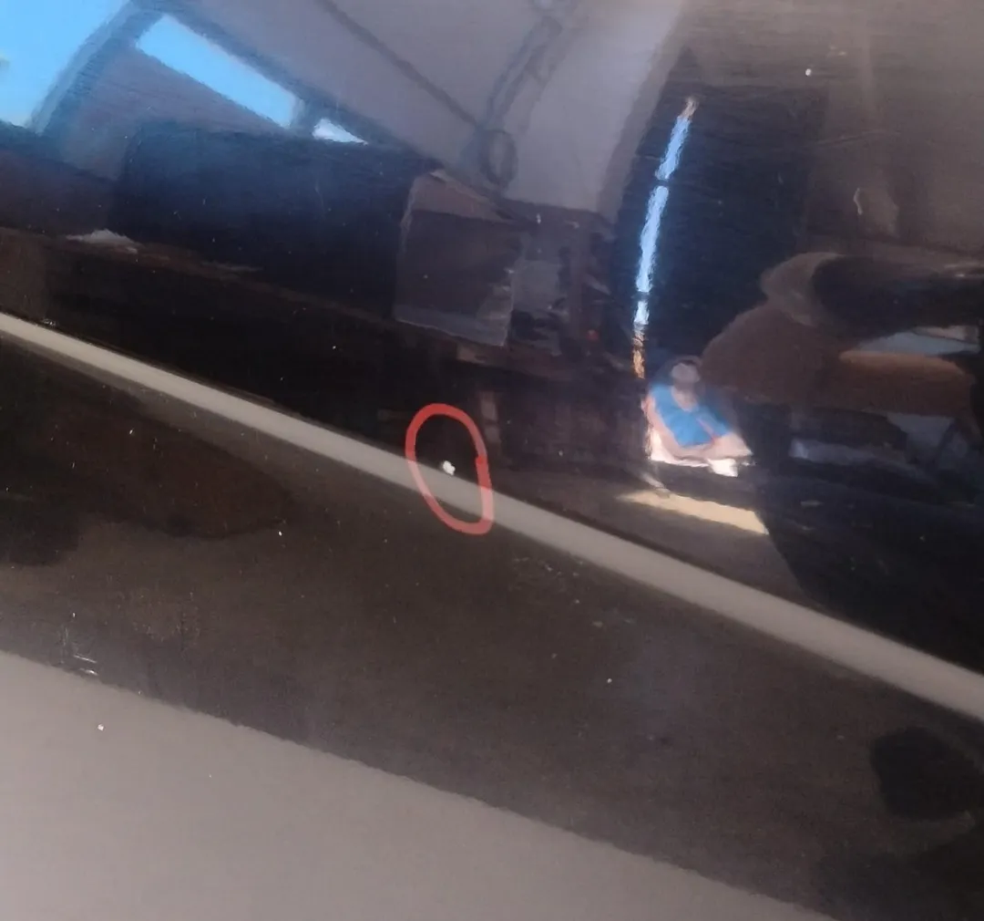 Porta anteriore destro