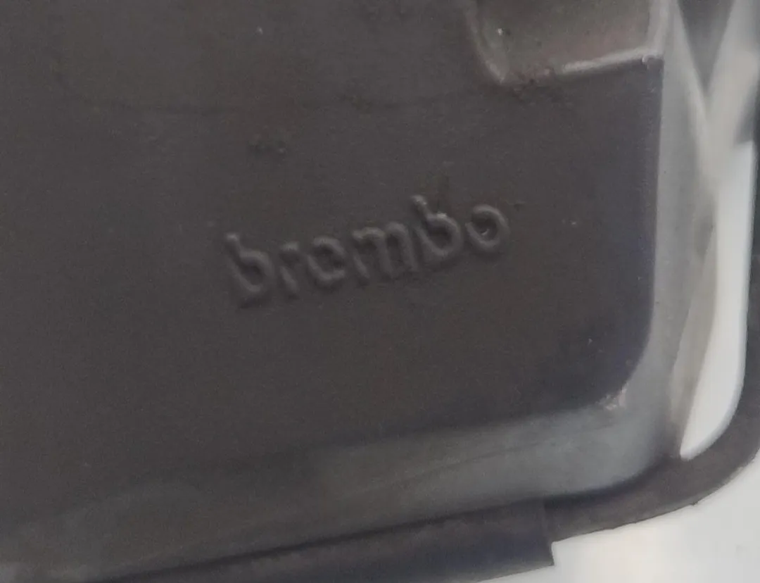 Pinza freno anteriore destro Pinza freno anteriore destro