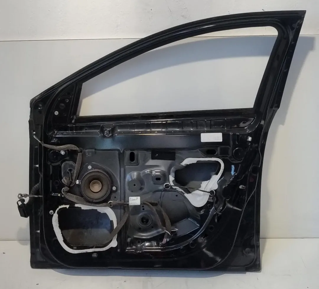 Porta anteriore destro