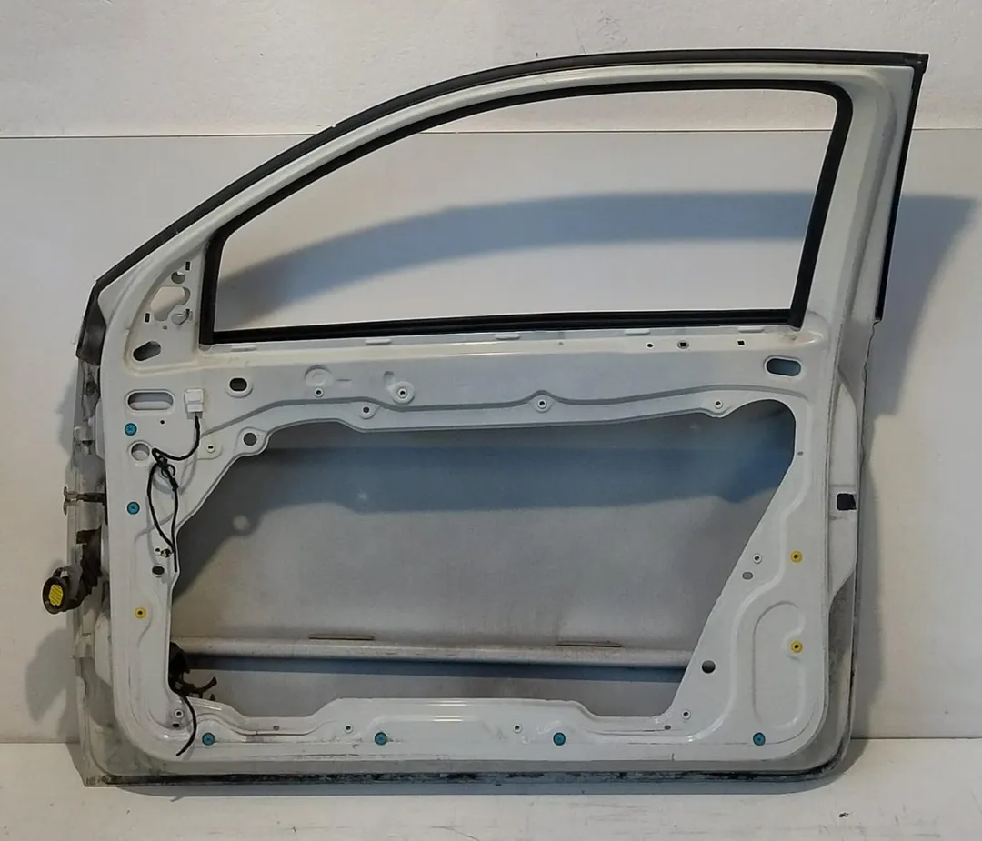 Porta anteriore destro