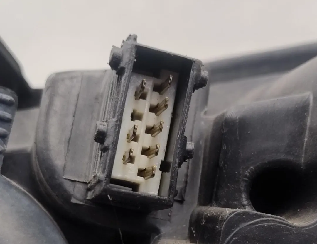 Fanale ant. destro Fanale ant. destro